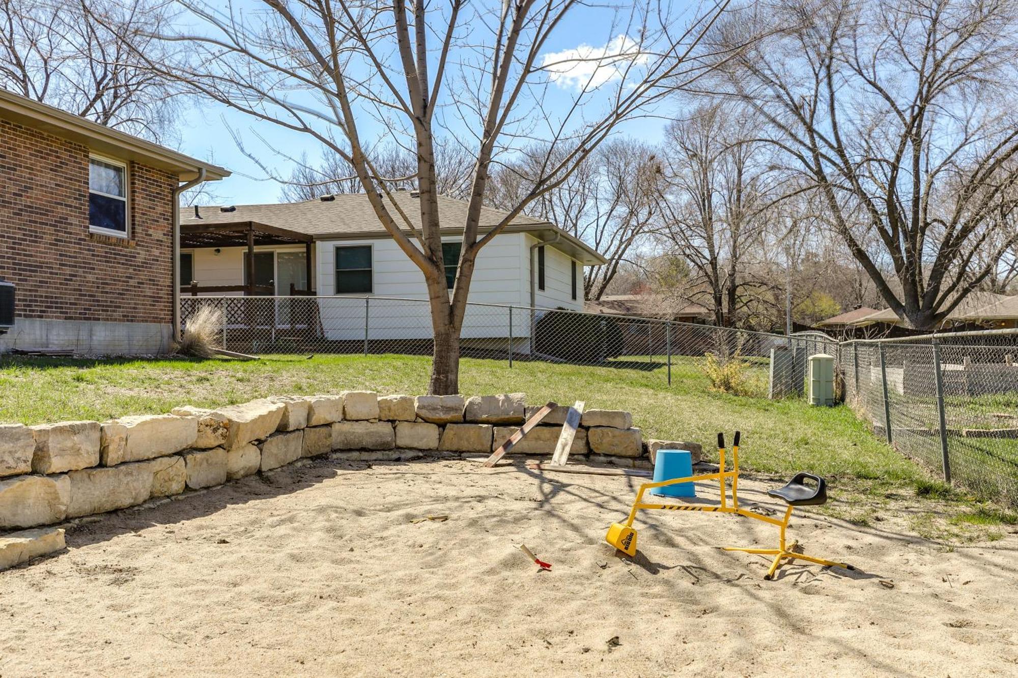 Family-Friendly Lincoln Home With Sandbox And Grill! Exterior foto